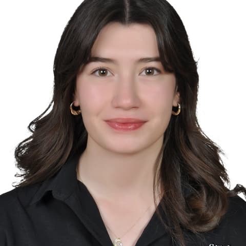 Ayşe Sude K.