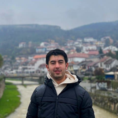 Mücahit Ç.